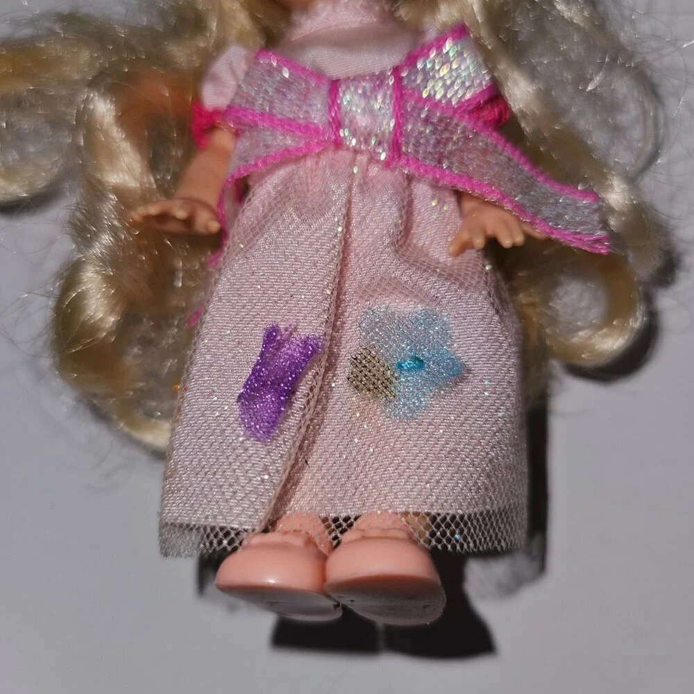 VTG Barbie Rapunzel's Wedding Kelly Flower Girl Blonde 4